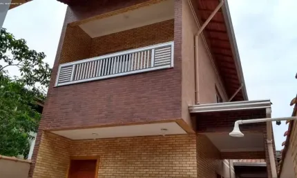 Sobrado para Venda em São Vicente, Japuí, 2 dormitórios, 1 suíte, 1 banheiro, 1 vaga