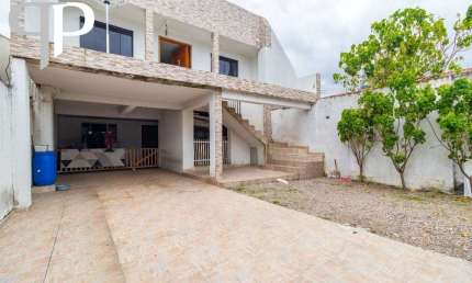 Sobrado com 5 dormitórios à venda, 188 m² por R$ 460.000,00 - Uberaba - Curitiba/PR