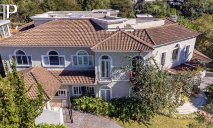 Casa à venda de  830m  ,4 suítes no Alphaville Graciosa, PINHAIS - PR