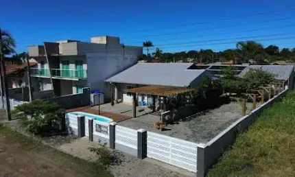 Casa com 4 dormitórios à venda, 100 m² por R$ 900.000,00 - Barra do Saí - Itapoá/SC