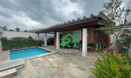 Casa à venda na Praia da Enseada| Rocha imóveis Guarujá/SP
