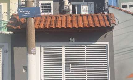 Excelente sobrado com 4 quartos com uma suíte por R$ 970 mil