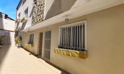 Sobrado em condomínio com 2 quartos e 2 vagas para alugar na vila matilde