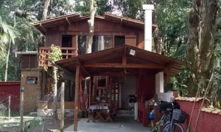 Duas casas no mesmo terreno no taquaral com total de 1.200m².