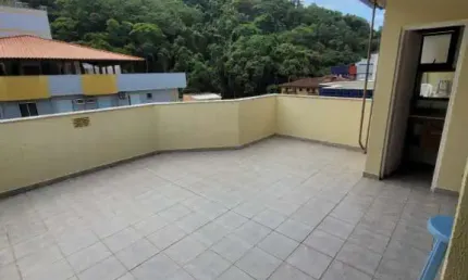 Cobertura duplex mobiliada localizada na praia grande à venda