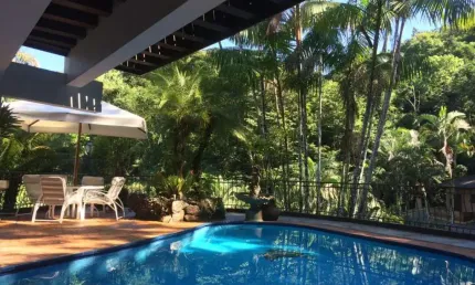 Casa única entre a mata e o mar em condomínio fechado- praia domingas dias- ubatuba -sp