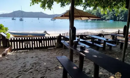 Pousada pé na areia na praia do flamengo - ubatuba-sp