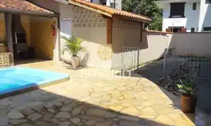 Apartamento térreo no itaguá com 2 dormitórios sendo 1 suíte!