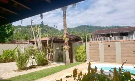 Casa com edicula à venda no jardim samambaia em ubatuba