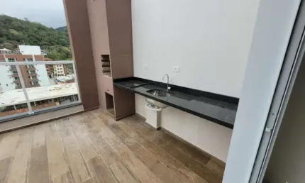 Cobertura com vista para a mata na praia das toninhas