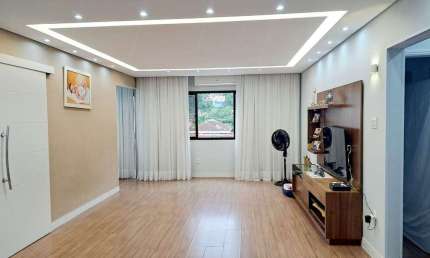 Apartamento À VENDA, com 2 dormitórios + dependência completa, no Marapé