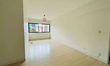 Apartamento com 2 dormitórios, em prédio com lazer, À VENDA, no Campo Grande