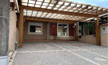 Casa em condomínio fechado com 3 quartos à venda na Avenida Obedy Cândido Vieira, 801, Central Parque, Cachoeirinha por R$ 690.000