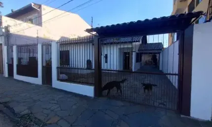 Casa com 3 quartos à venda na Rua Luís Cardoso, 851, Vila Eunice Velha, Cachoeirinha por R$ 680.000