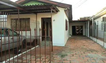 Casa com 3 quartos à venda na Primeiro de Maio, 86, Vila Jardim América, Cachoeirinha por R$ 299.000