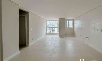 Apartamento com 1 suíte e 2 dormitórios no bairro São Judas em Itajaí