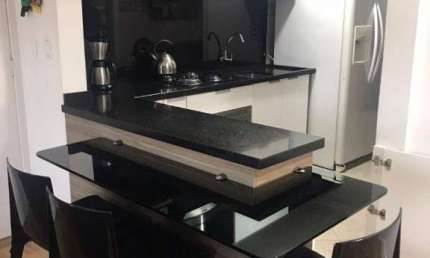 Apartamento semimobilíado com 02 dormitórios no bairro Vila Real em Balneário Camboriú