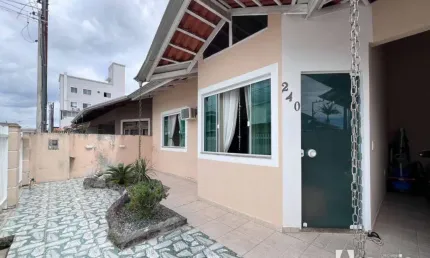 Casa com 3 dormitórios no bairro São Vicente em Itajaí