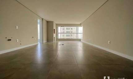 Apartamento com 1 suíte e 2 dormitórios no bairro Fazenda em Itajaí