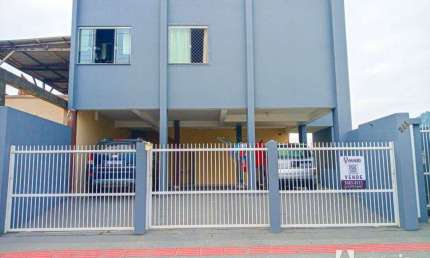 Apartamento mobiliado com 2 dormitórios no bairro Espinheiros em Itajaí