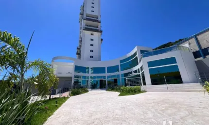 Apartamento com 1 suíte e 2 dormitórios no bairro Ressacada em Itajaí