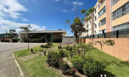 Apartamento com 2 dormitórios no bairro Espinheiros em Itajaí