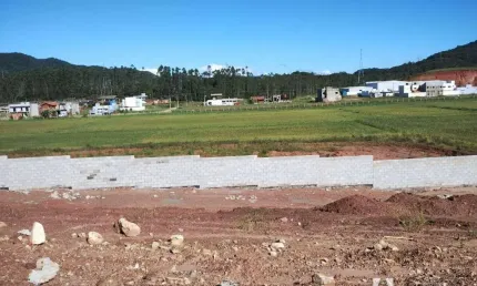 Terreno em condomínio fechado com 240m² no Rio do Meio em Itajaí