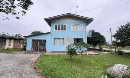 Terreno com 2 casas no bairro Espinheiros em Itajaí