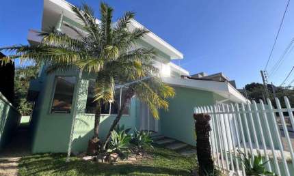 Casa com 2 suítes no bairro Praia dos Amores em Balneário Camboriú