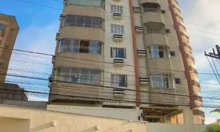 Apartamento com 1 suíte e 2 dormitórios no centro de itajaí