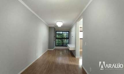 Apartamento com 2 dormitórios no bairro Espinheiros em Itajaí