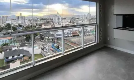 Apartamento com 1 suíte e 1 dormitório no bairro São Judas em Itajaí