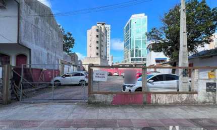 Terreno em localização privilegiada com 614m² no Centro de Itajaí