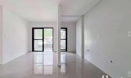 Apartamento com 1 suíte e 1 dormitório no bairro Fazenda em Itajaí