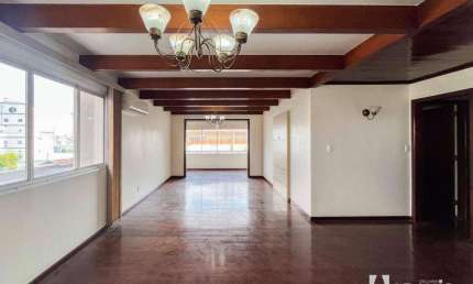 Apartamento diferenciado com 1 suíte e 2 dormitórios no Centro de Itajaí