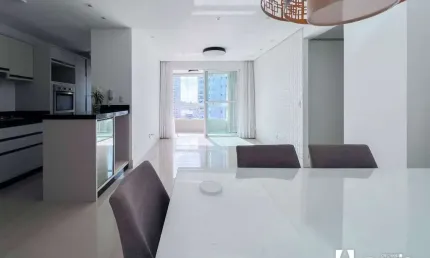 Apartamento semi mobiliado com 2 suítes e 1 dormitório no Centro de Itajaí
