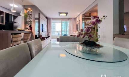 Apartamento mobiliado e equipado com 2 suítes e 1 dormitório no Centro de Itajaí