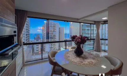 Apartamento mobiliado e equipado com 3 suítes no Centro de Balneário Camboriú