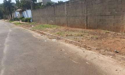 Terreno à venda no Balneario Tropical, Paulínia  por R$ 400.000