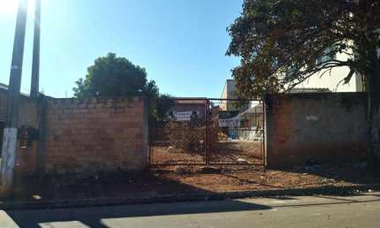 Terreno à venda no Parque Residencial Imigrantes, Holambra  por R$ 235.000