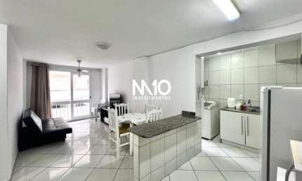 Apartamento quadra mar de 2 dormitórios em Balneário Camboriú