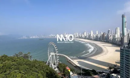 Apartamento frente mar e frente roda gigante em balneário camboriú