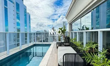 Cobertura duplex com piscina privativa - mobiliada, decorada e equipada.