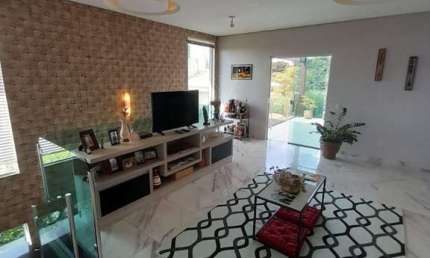 Casa condomínio com portaria 24 horas, próximo a FORNAC