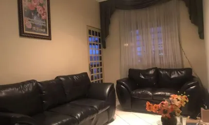 Casa geminada triplex, 04 quartos, 03 banheiros, 02 vagas de garagem - Parque das Acacias - Betim