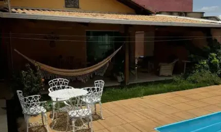Casa de 03 quartos e suite com area gourmet e piscina