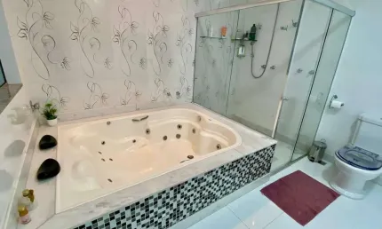 Casa de alto padrao com area de lazer e piscina em excelente localização