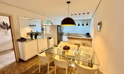 Excelente Casa à Venda no Bairro Salgado Filho &amp;#150; Conforto e Lazer para Sua Família! 04 quartos, sendo 01 suíte 03 banheiros.