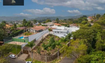 Casa com 3 dormitórios à venda, 197 m² por R$ 1.490.000,00 - Residencial Recanto dos Canjaranas - Vinhedo/SP