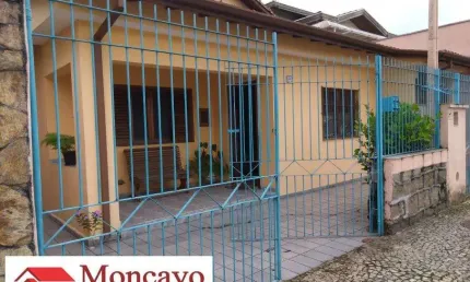 Casa com 3 quartos à venda na Rua Bonifácio de Freitas, 217, Centro, Caraguatatuba
